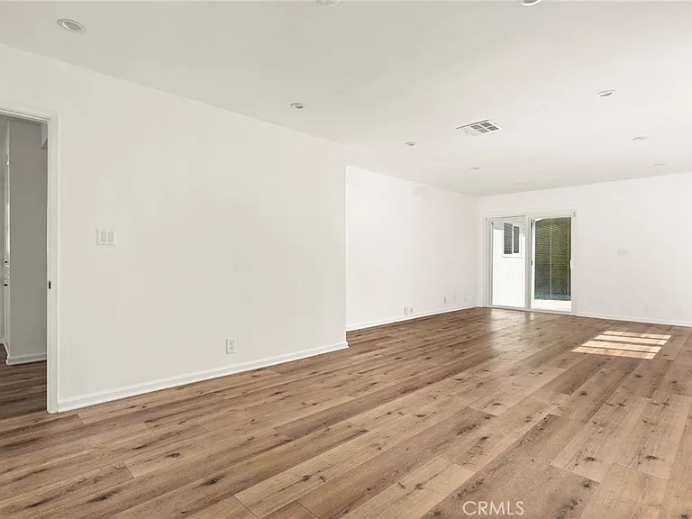 5840 Allott Ave — Photo 10