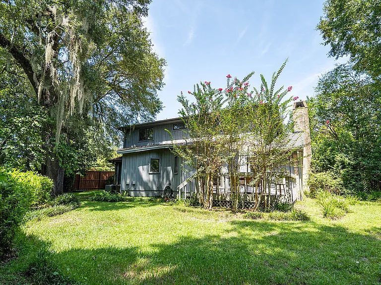 3724 Longchamp Cir — Photo 44
