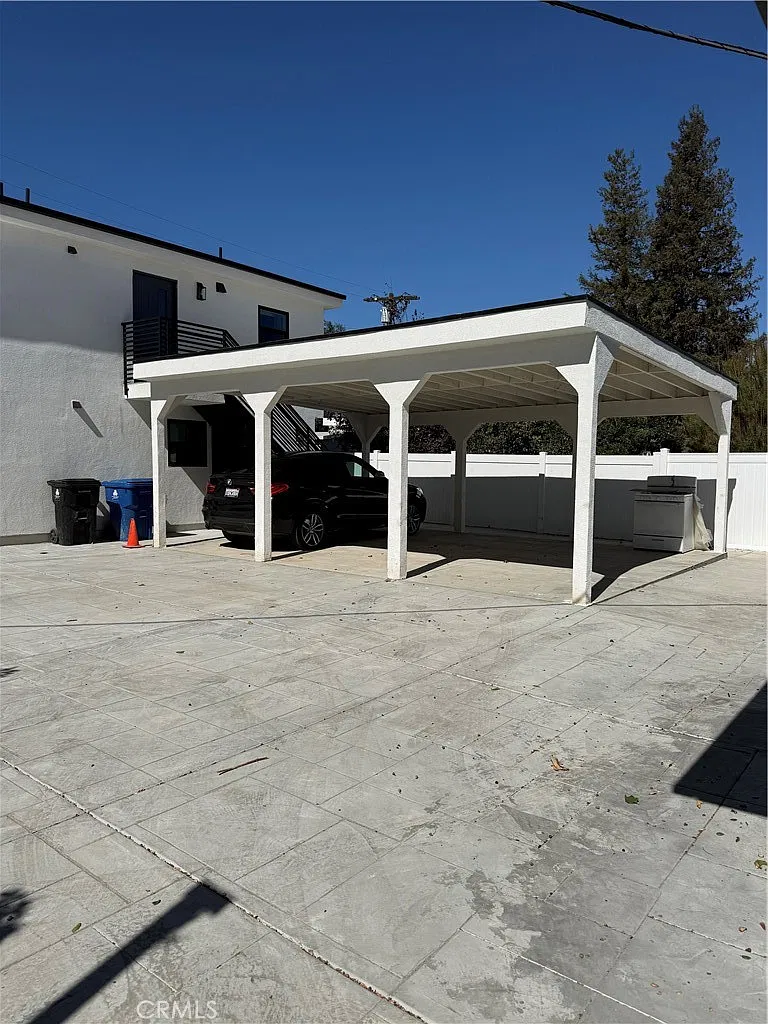 2 bed, 800 sqft, $3,200 — Photo 3