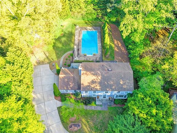 4th image of 151 Shadowlawn Rd SE