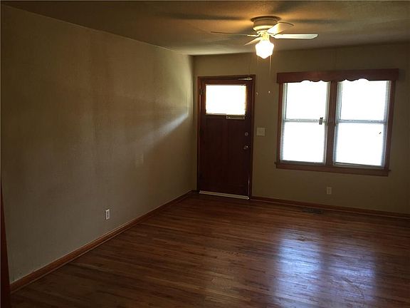 3rd image of 1207 SW 61st St
