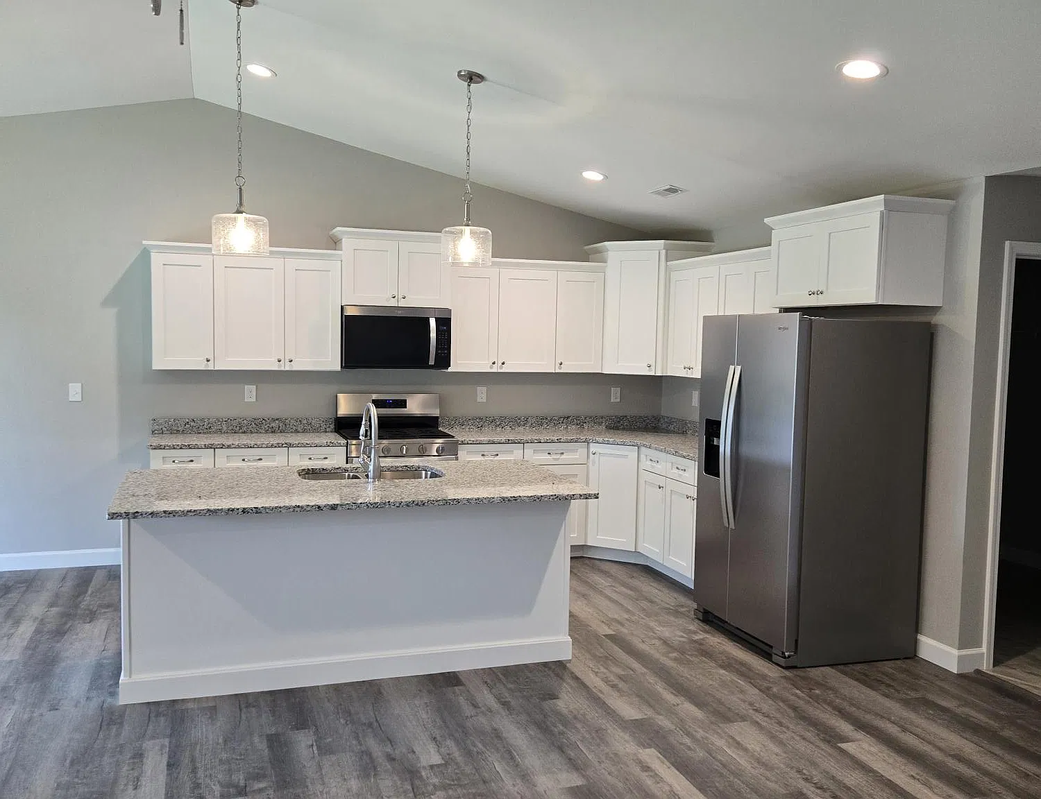 2 bed, 1700 sqft, $2,195 — Photo 4