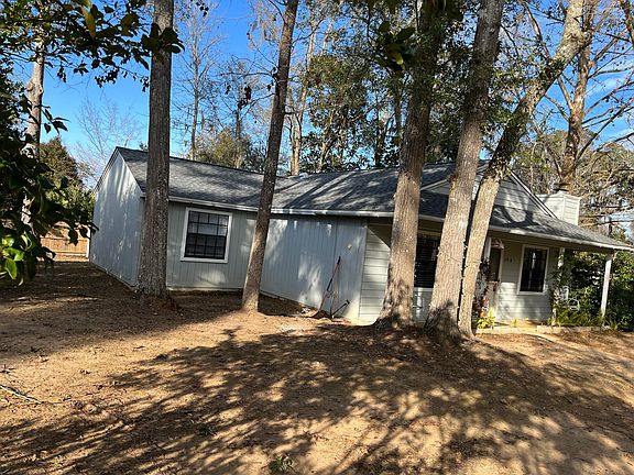 3rd image of 3074 Governors Court Dr