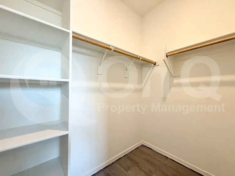 1265 E Kingman St — Photo 44