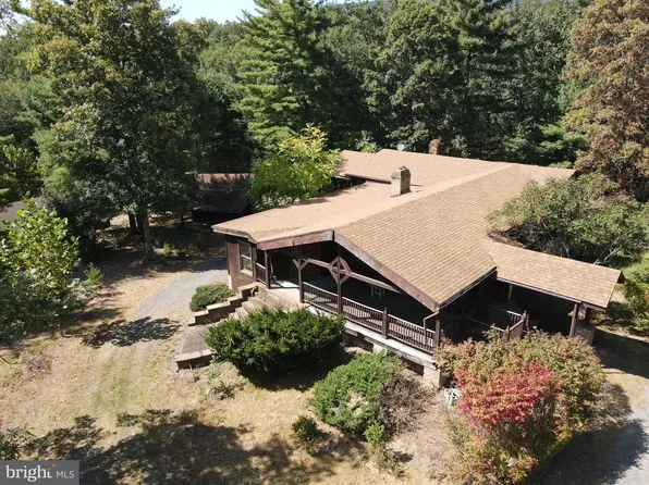 70 Radnor Dr, Delray, WV 26714