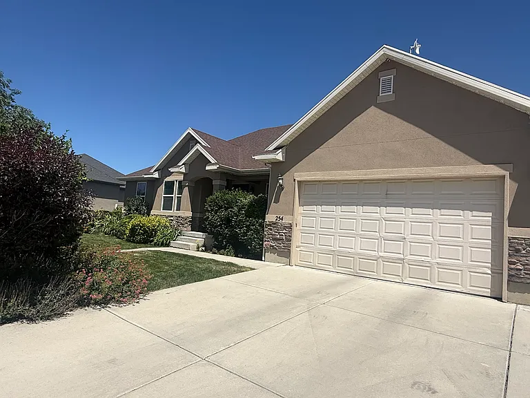 254 N Constitution Dr W — Photo 33