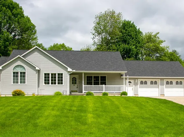 15 Holly Cir, Easthampton, MA 01027