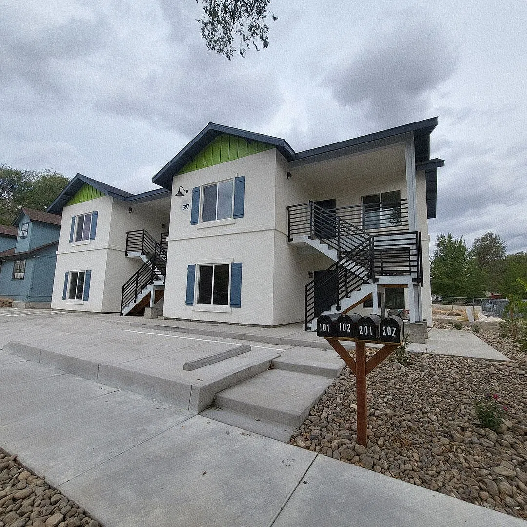 397 W 10th Street — Photo 3