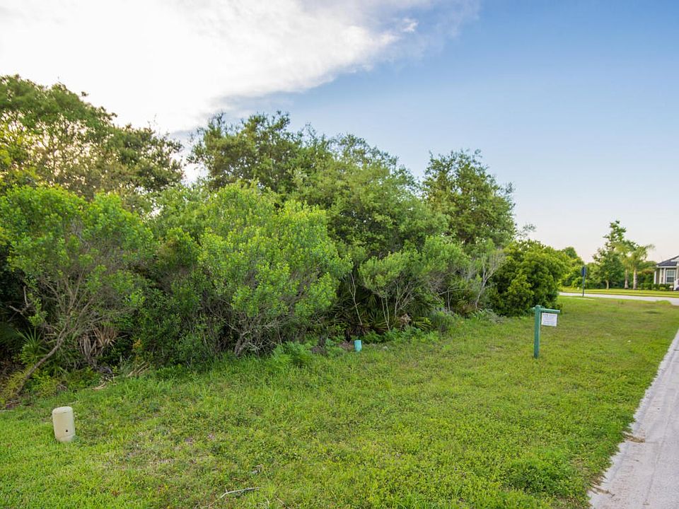 491 High Tide is a corner lot!