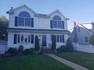 305 Hughes St, Bellmore, NY 11710
