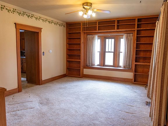 4th image of 601 E 5th St