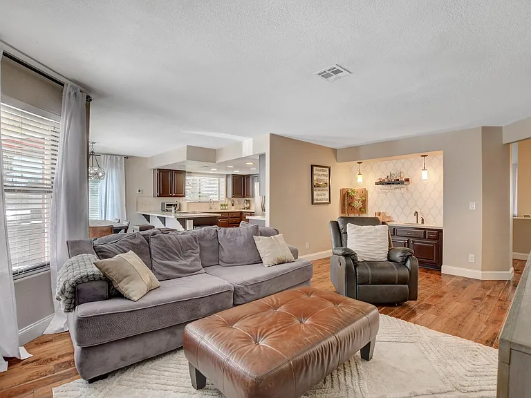 9205 Sandy Shores Dr — Photo 15