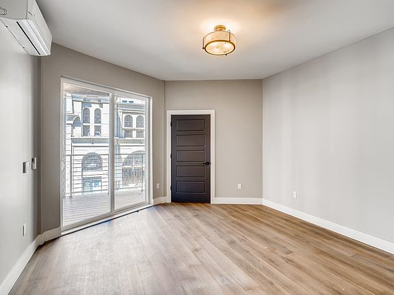 5th image of 958 N Lincoln St #503