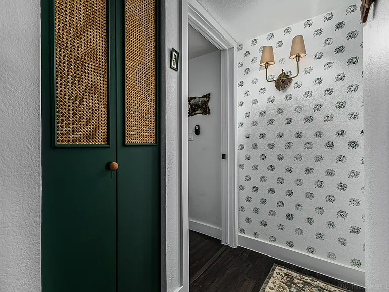 2200 N Los Altos Dr — Photo 21