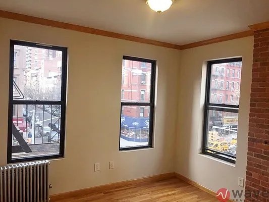 Rented by Wave Real Estate Group | media 18