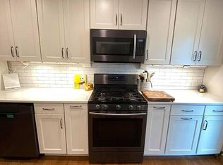 2824 E Cudahy Ave, Saint Francis, WI 53235