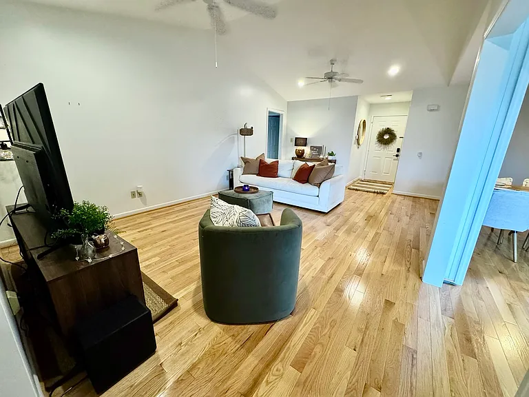 1 Hillington Pl #1 — Photo 17