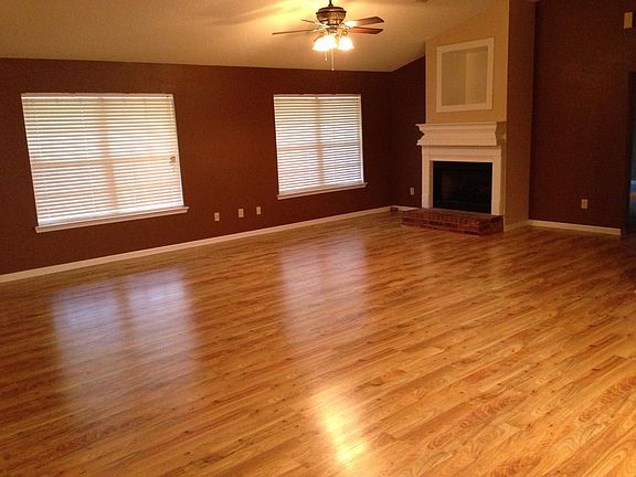 3rd image of 341 Plum Hollow Blvd