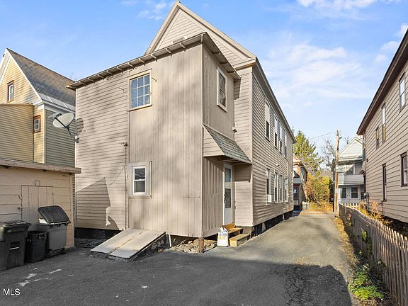 5th image of 19 Ingersoll Avenue