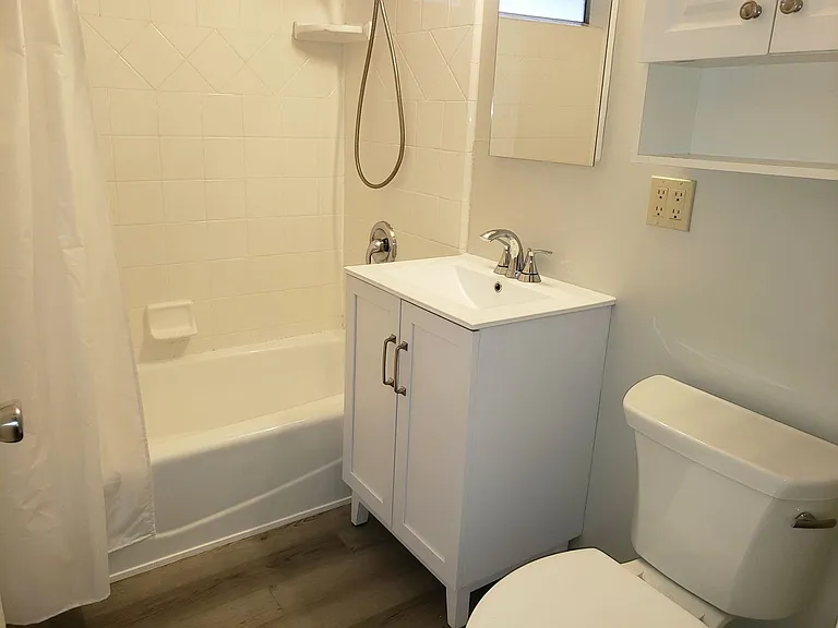 10400 Johnson Ave — Photo 10