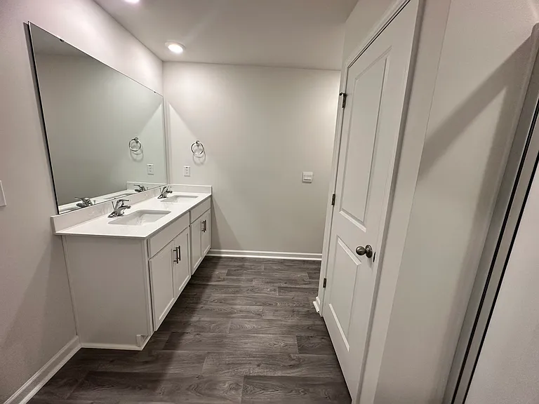 1351 Amberview Ln — Photo 45