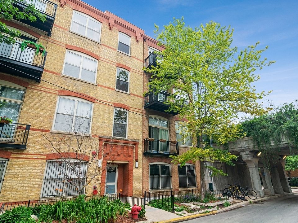 1st image of 1740 N Maplewood Ave APT 318