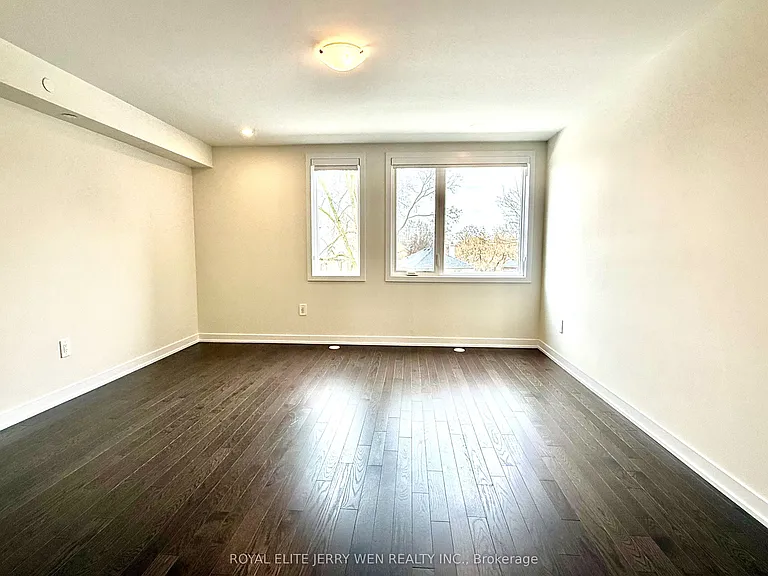 420 Lawrence Heights Way — Photo 10