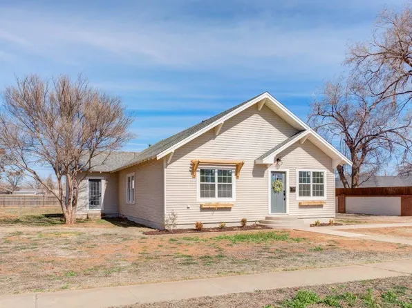 1306 W 7th St, Plainview, TX 79072