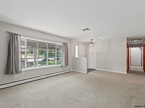 5th image of 45 Sweet Brier Dr
