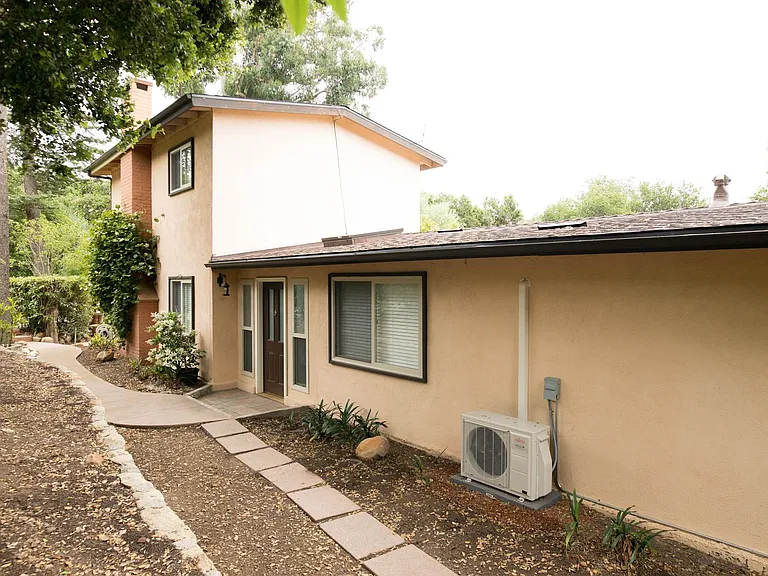 2604 Foothill Rd — Photo 1