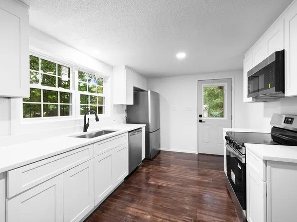 1611 Hill St, White Bluff, TN 37187