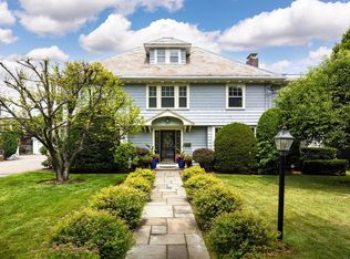 1865 Beacon St, Newton, MA 02468