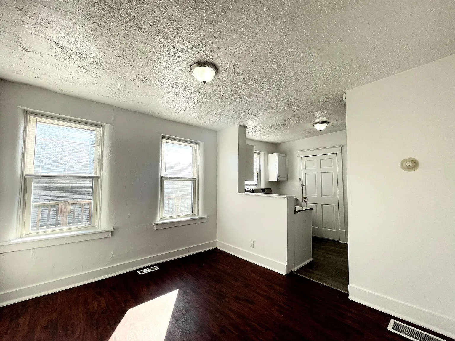 7210 Lyndover Pl — Photo 4