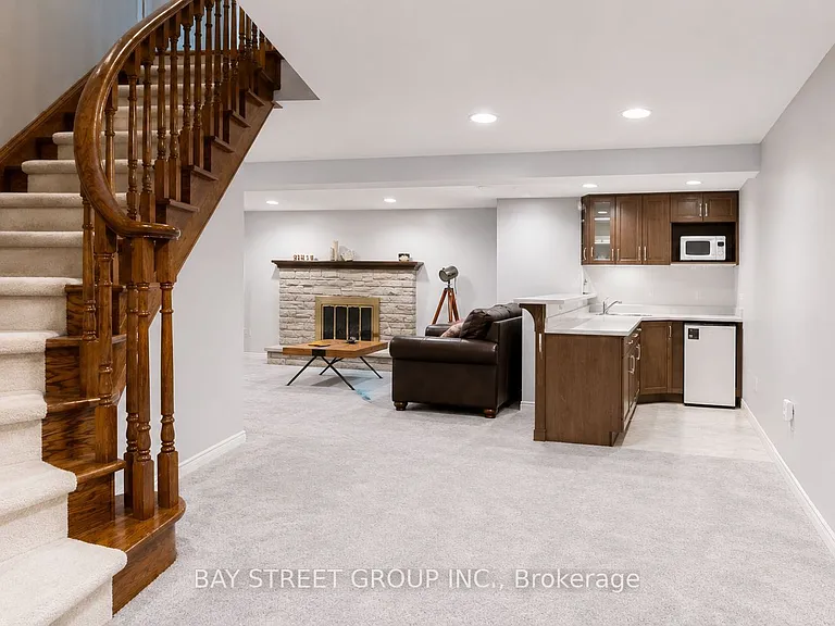 1469 Sprucewood Ter — Photo 17