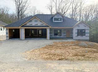 153 Natchez Cir, Crossville, TN 38558