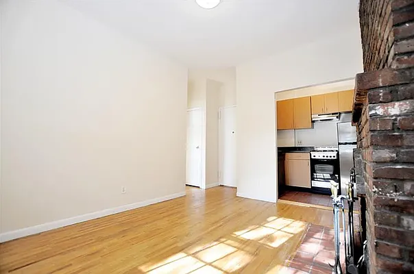 Rented by Buchbinder & Warren | media 12