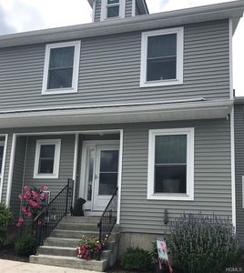 100 Boniface Dr APT 17B, Pine Bush, NY, 12566