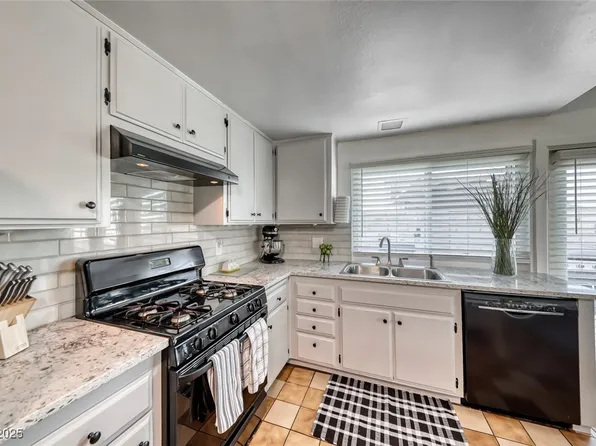 5270 Burnham Ave, Las Vegas, NV 89119