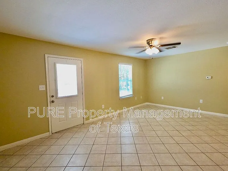 1623 Breezy Cv — Photo 4