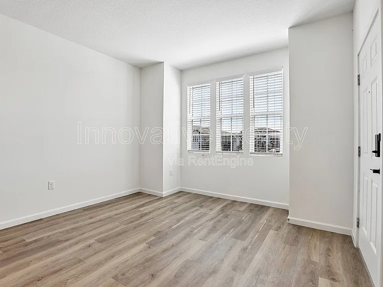 Venture Apartments — Photo 80