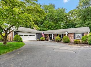 6 Chester Ave, Bristol, RI 02809