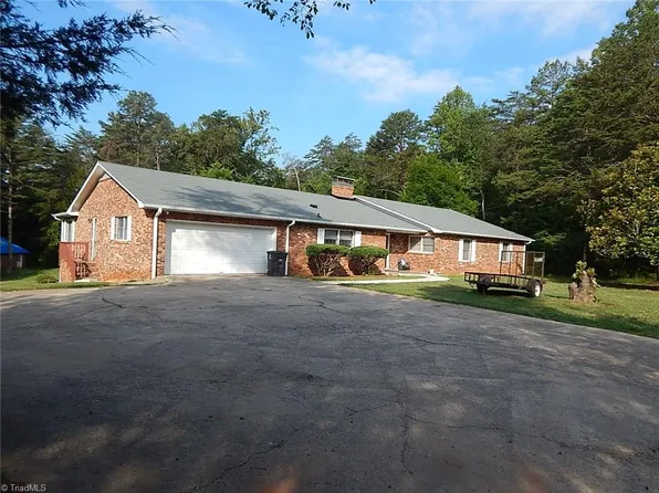 1065 Robert C Kellam Rd, Pinnacle, NC 27043