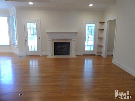 3rd image of 2726 Warlick Dr