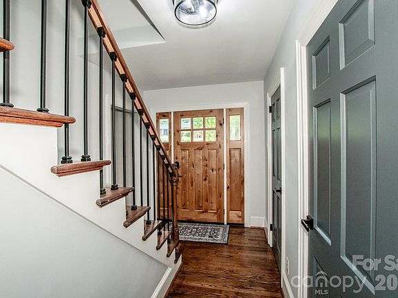 3rd image of 476 Summit Ave