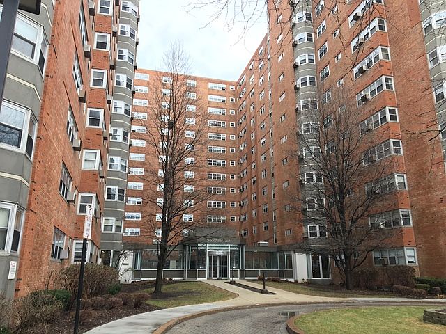 1st image of 4950 N Marine Dr #1012