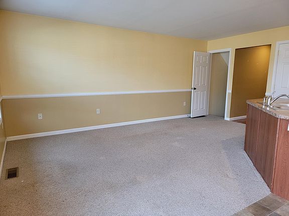 4th image of 142 Mount Olive Ln