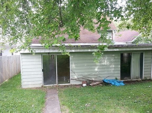 3rd image of 127 N Wilkinson Ave