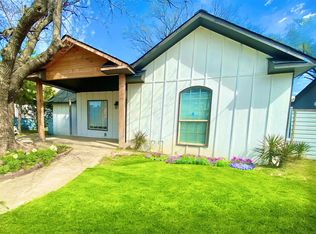 2952 Pleasant Dr, Dallas, TX 75227