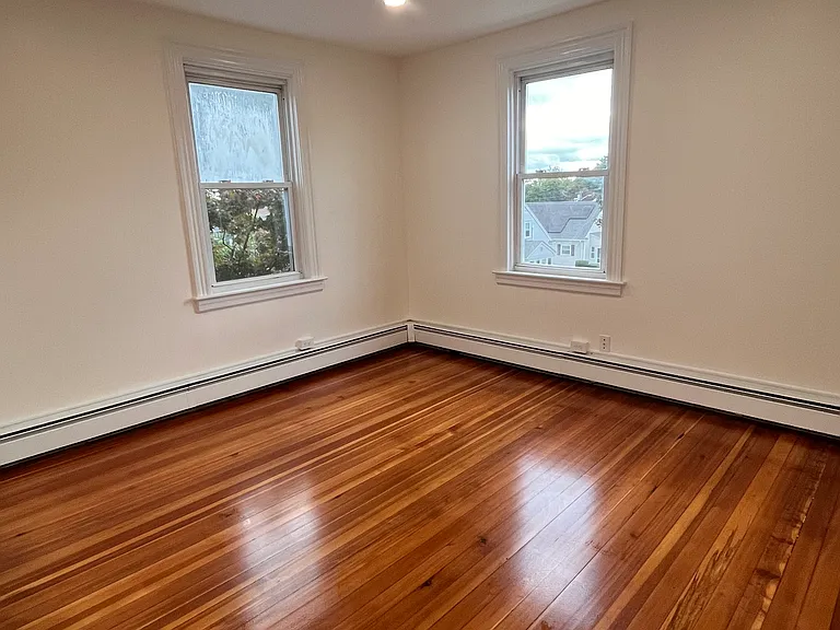 138 Sandringham Ave #2 — Photo 8