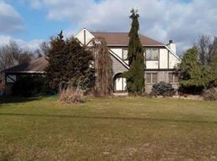 1240 Island Park Rd, Easton, PA 18042